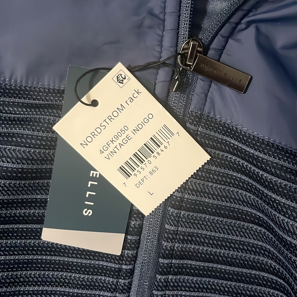 Perry Ellis - Picture 3 of 6